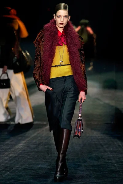 Look 15